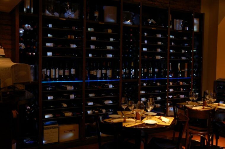 tasting-of-regional-wines-in-mansion-tango