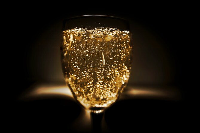 tasting-the-secret-of-bubbles-do-you-know-the-differences
