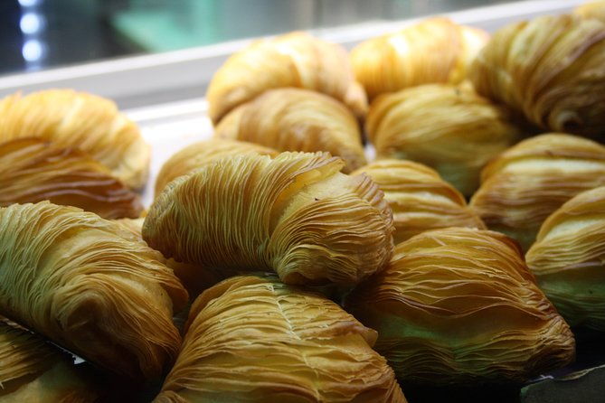 tasty-naples-street-food-tour-of-musteat-gourmet-specialties-and-mustsee-sites