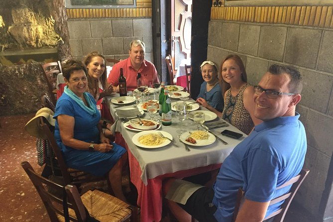 tasty-roman-lunch-food-tour-around-the-farmers-market-pantheon-trevi-fountain