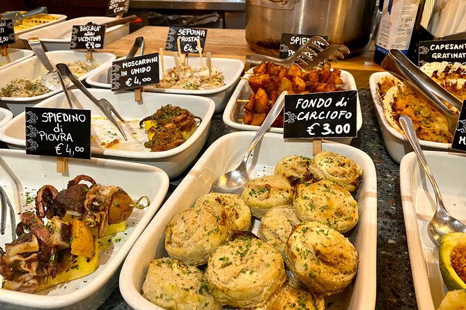 tasty-street-food-tour-of-venice-city-center-with-cicchetti-local-specialties