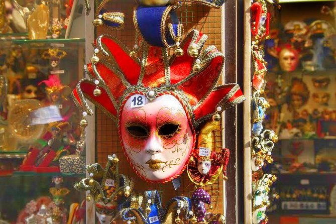 tasty-street-food-tour-of-venice-city-center-with-cicchetti-local-specialties