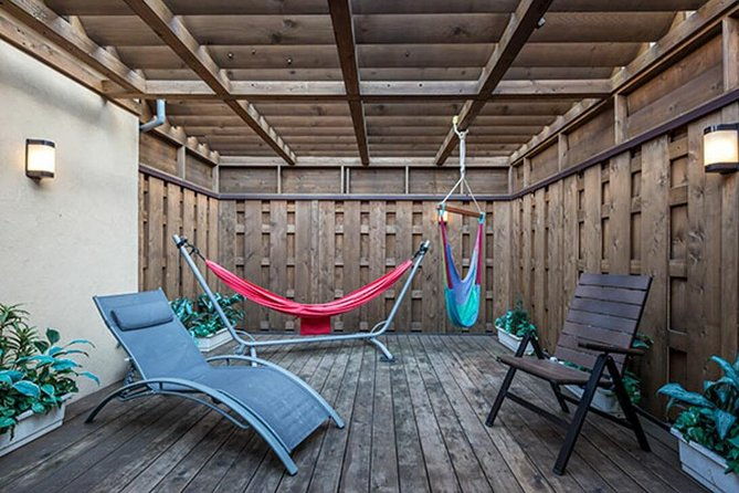 tattoo-friendly-open-air-onsen-drink