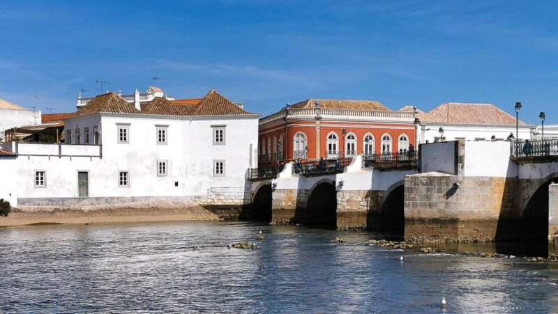 tavira-tuk-tuk-city-tour