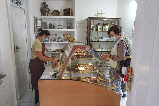 tavira-tuk-tuk-tour-chocolate-tour-tavira-city-chocolate