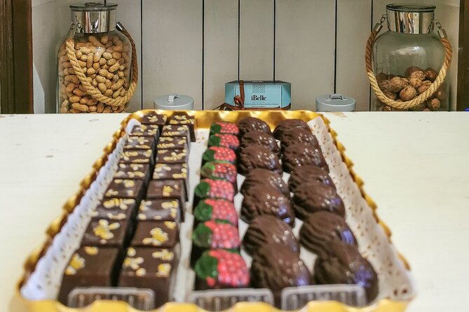 tavira-tuk-tuk-tour-chocolate-tour-tavira-city-chocolate