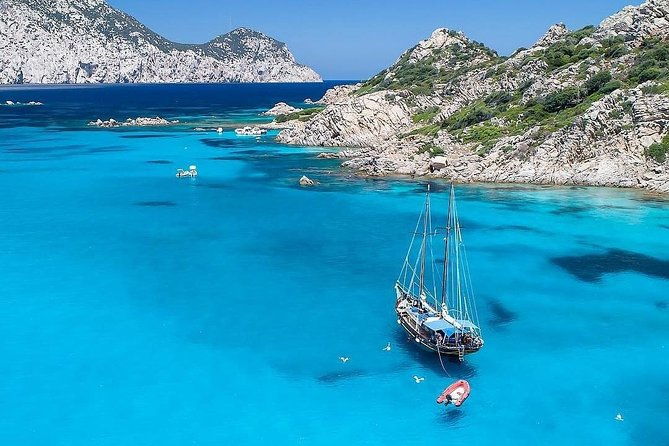 tavolara-boat-tour-and-snorkeling