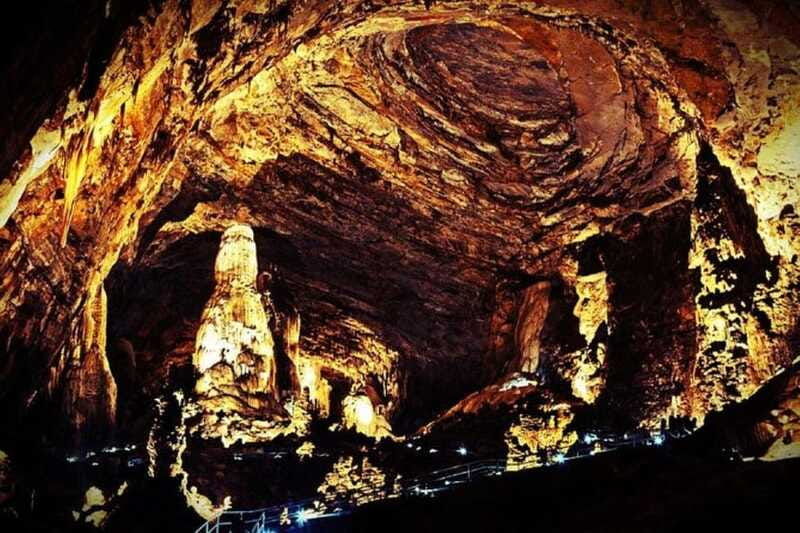 taxco-discover-the-cacahuamilpa-grottoes