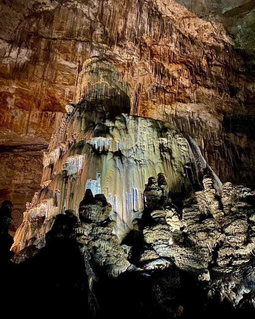taxco-journey-through-cacahuamilpa-caves
