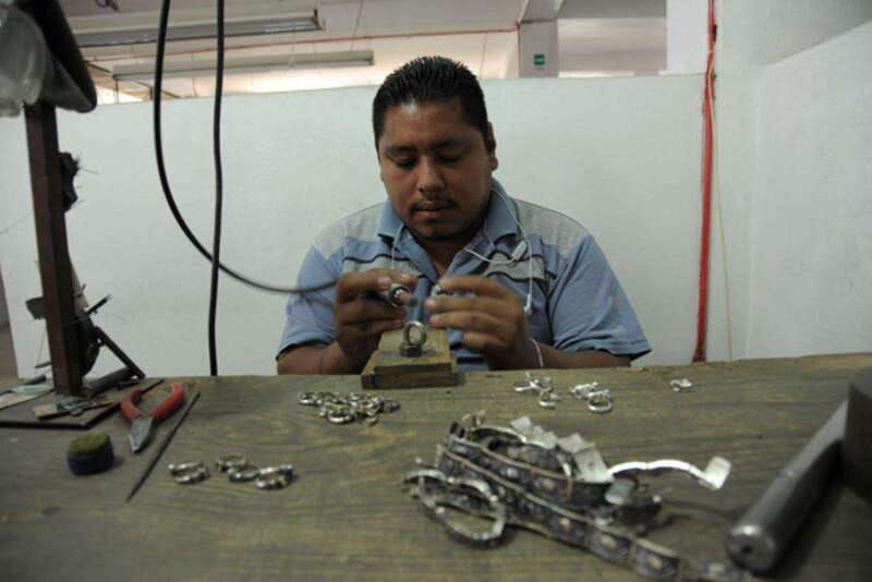 taxco-visit-a-taxquena-silversmiths-workshop