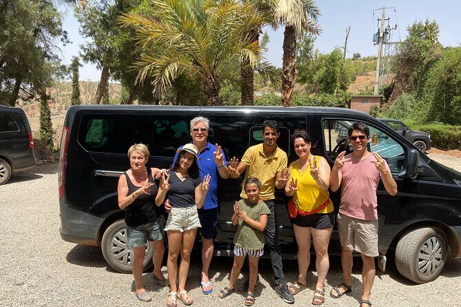 Taxi airport from Marrakech to medina and city tour - Key Points