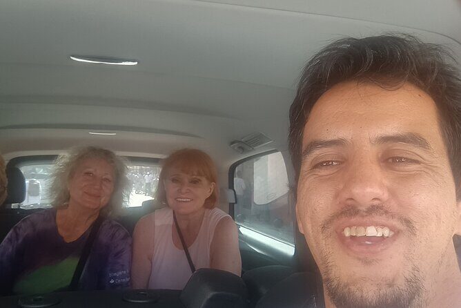 Taxi airport from Marrakech to medina and city tour - Overview of the Service