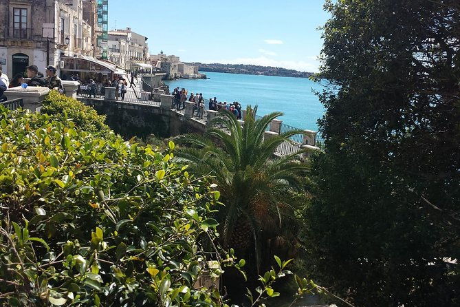 taxi-from-and-to-giardini-naxos-taormina-letojanni-trappitello-or-vice-versa