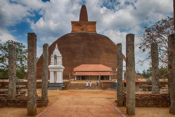 Taxi From Anuradhapura to Kandy (Private) - Key Points