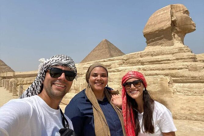 Taxi from the airport to The pyramids of Giza - Practical Tips for Your Trip