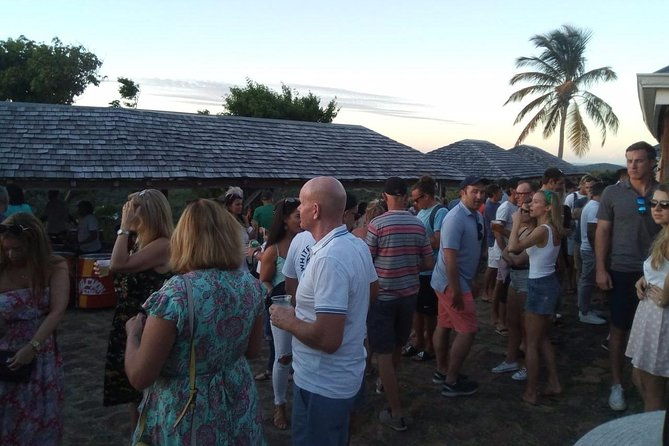 taxi-to-shirley-heights-lookout-sunday-social-package