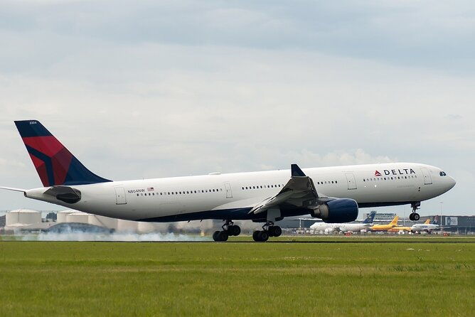 taxi-transfer-from-schiphol-airport-to-amsterdam