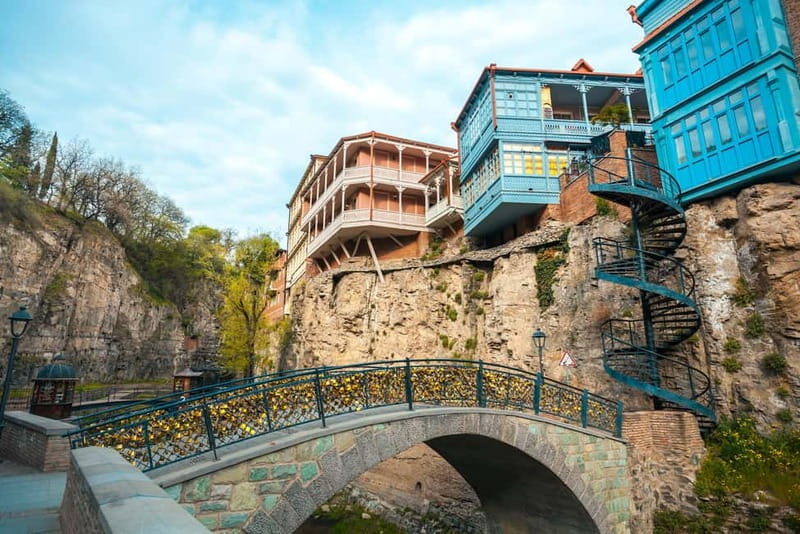 Tbilisi: Chronicle of Georgia, Old-town, Lake & 2 Cable Cars - Key Points