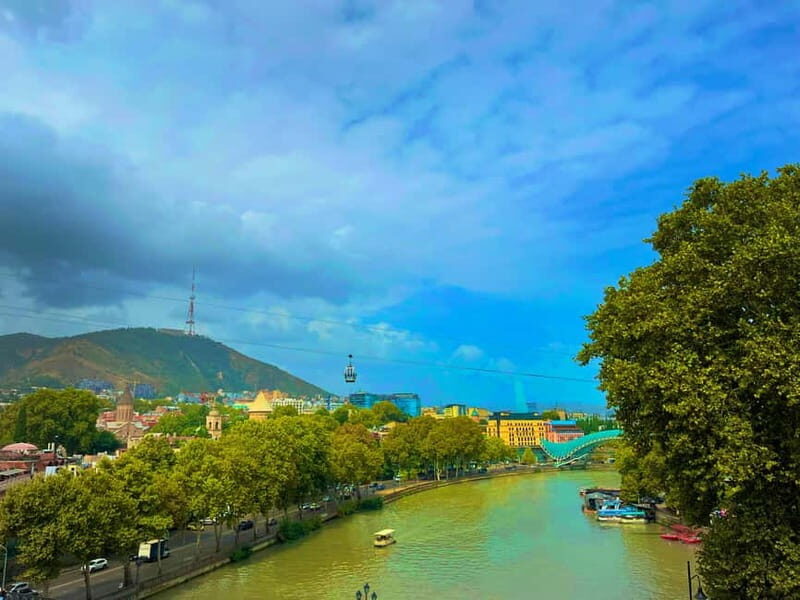 Tbilisi: Chronicle of Georgia, Old-town, Lake & 2 Cable Cars - Who Will Love This Experience?