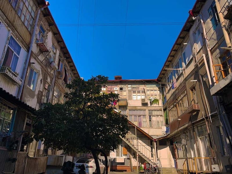 Tbilisi: Hidden Backyards Guided Tour - A Closer Look at the Experience