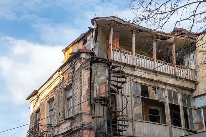 Tbilisi: Street Art & Dezerter Bazaar Tour w/ Tastings - Why This Tour Works for Different Travelers