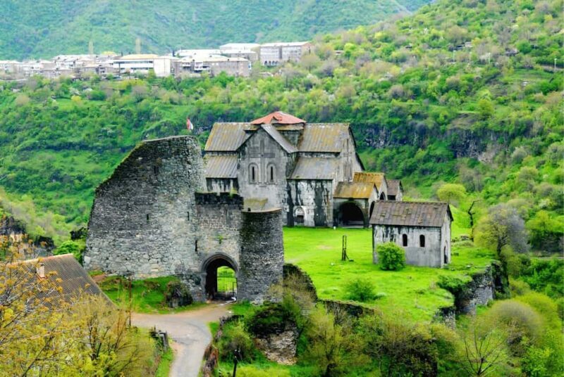Tbilisi to Armenia Sanahin Akhtala Haghpat Group Day Tour - Exploring the Tbilisi to Armenia Sanahin Akhtala Haghpat Group Day Tour