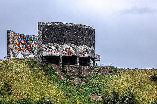 tbilisi-to-kazbegi-gudauri-and-ananuri-day-tour