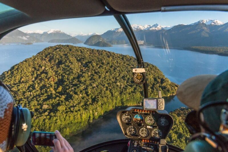 Te Anau: Milford Sound Scenic Flight with Lakeside Landing - Frequently Asked Questions