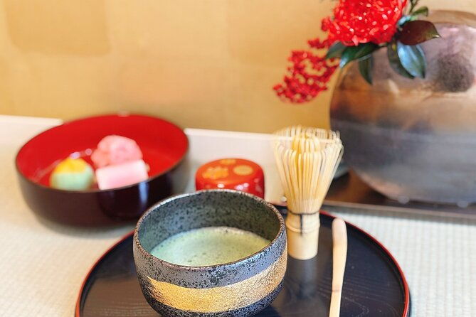 tea-ceremony-and-calligraphy-experiences-in-osaka