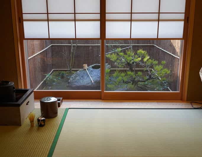 tea-ceremony-experience-in-a-private-tea-room-in-shibuya
