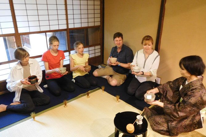 tea-ceremony-experience-in-traditional-kyoto-townhouse-2
