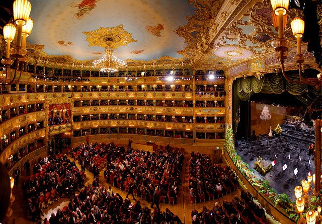teatro-la-fenice-tour-in-venice