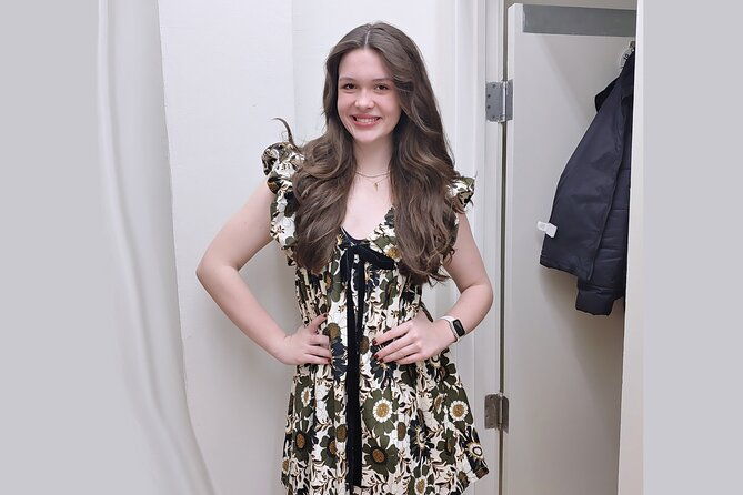 teen-young-adult-second-hand-shopping-day-in-new-york-city-2