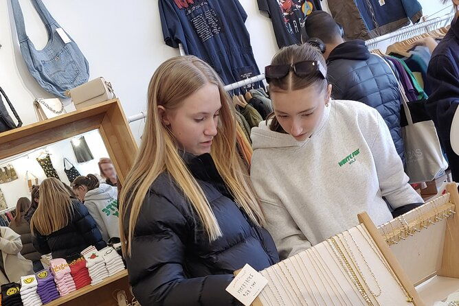 teen-young-adult-second-hand-shopping-day-in-new-york-city