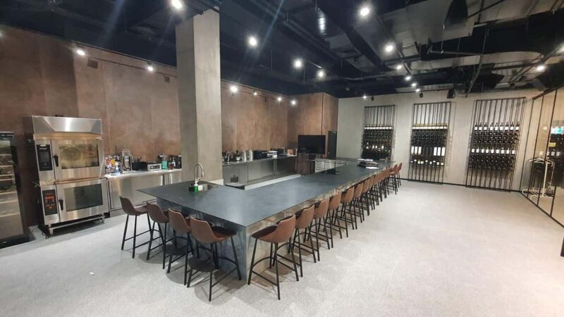 Tel Aviv (Or Yehuda) : Israeli Food - Cooking Class - The Value of Hands-on Learning