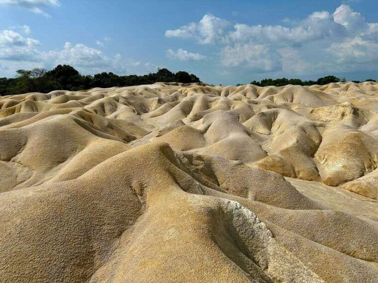 teluk-sebong-bintan-desert-and-blue-lake-trip