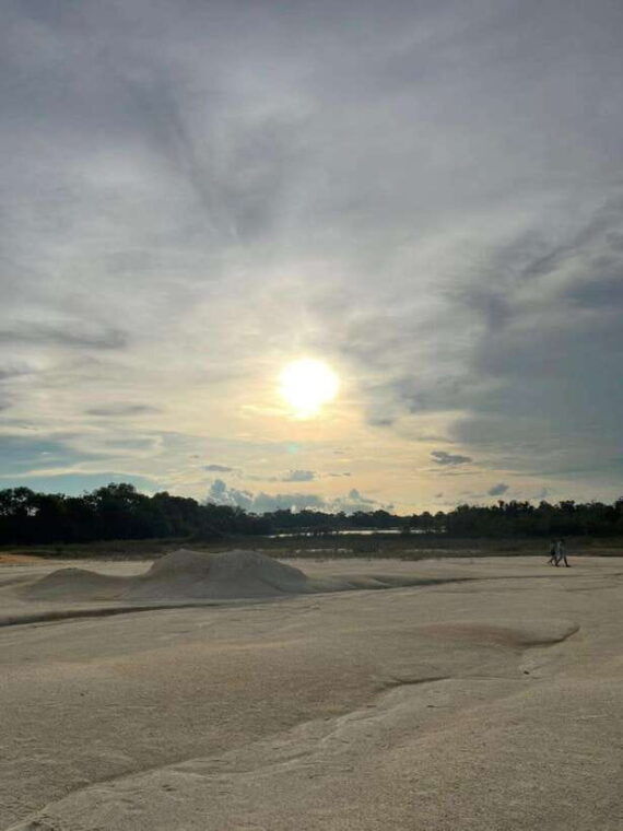 teluk-sebong-bintan-desert-and-blue-lake-trip