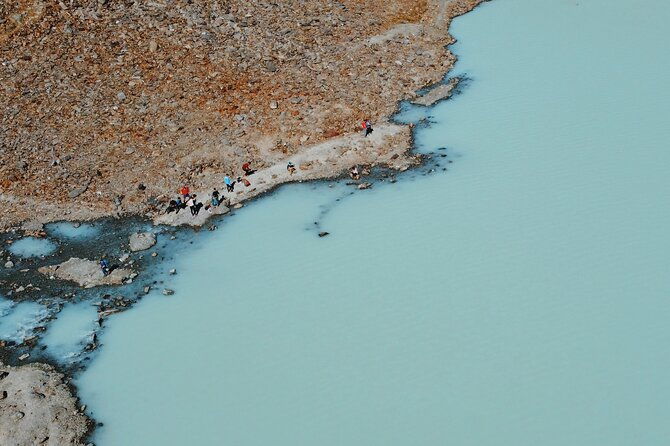 tempanos-lagoon-hiking