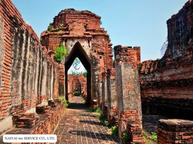 Temple Visits in Ayutthaya and a Walk Through History. - Key Points