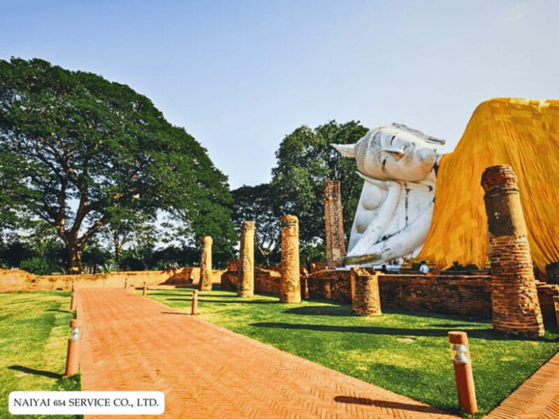 temple-visits-in-ayutthaya-and-a-walk-through-history