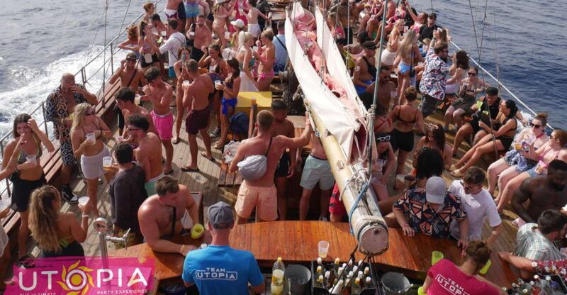 tenerife-boat-party-with-open-bar-and-djs
