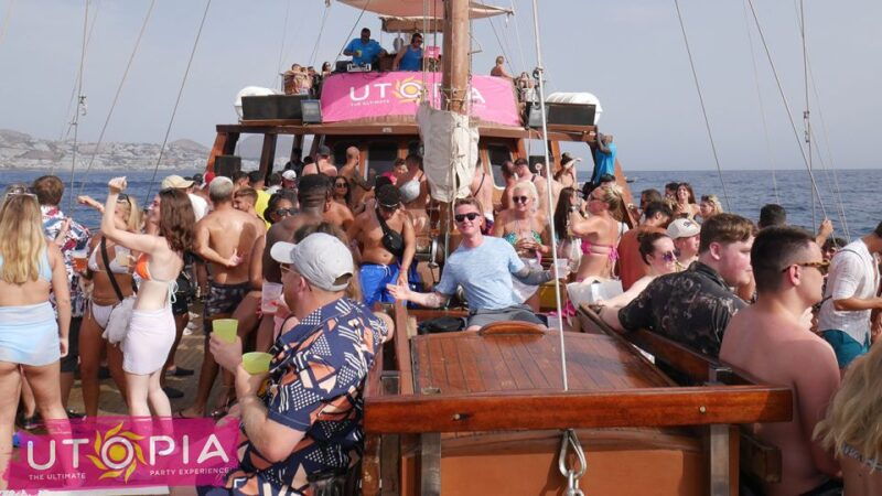 tenerife-boat-party-with-open-bar-and-djs