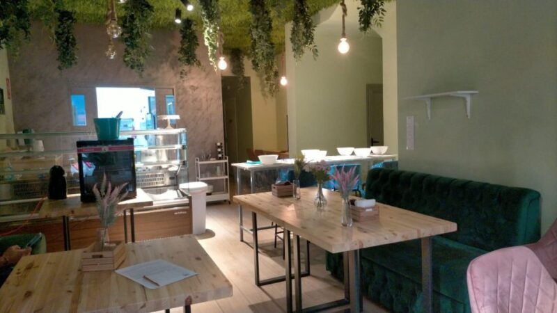 tenerife-preparation-and-tasting-of-potatoes-with-mojo