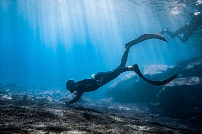 tenerife-snorkeling-underwater-with-a-freediving-instructor