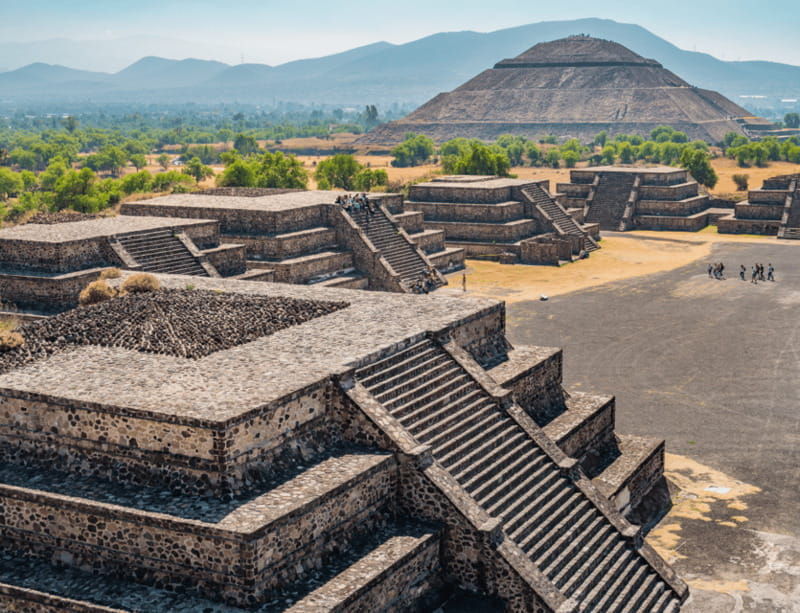 teotihuacan-and-basilica-of-guadalupe-with-mezcal