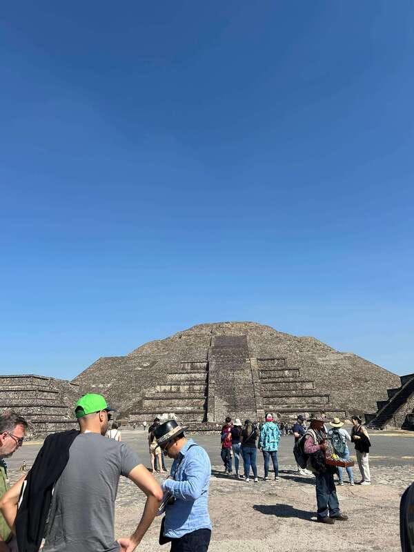 teotihuacan-guided-tour-of-the-pyramids-breakfast-in-cave