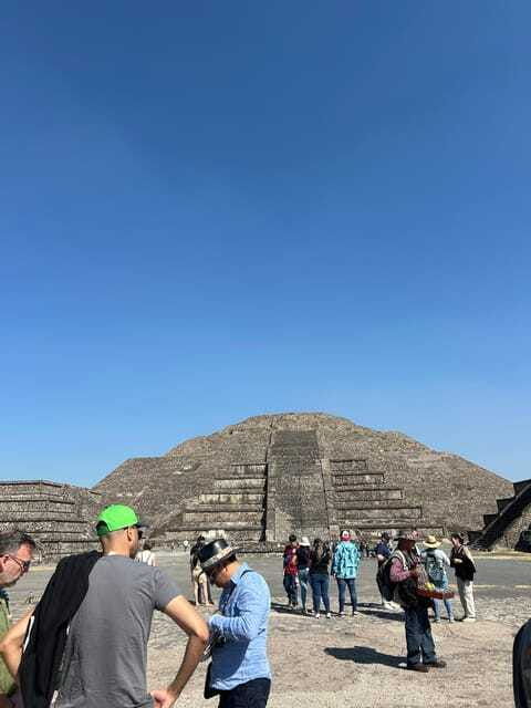 teotihuacan-guided-tour-of-the-pyramids-breakfast-in-cave