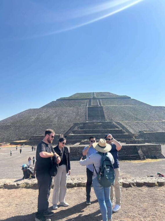 teotihuacan-guided-tour-of-the-pyramids-breakfast-in-cave