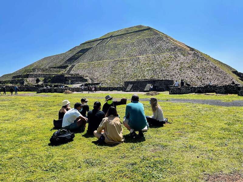 Teotihuacan Pyramids & lunch at my Grandma's house - Key Points  