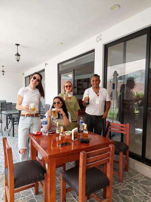 Teotihuacan: Tour with a local, transportation & food - Key Points
